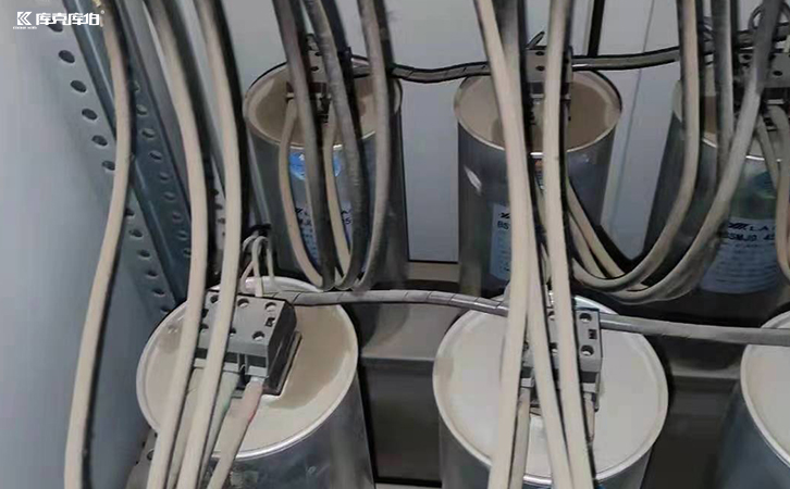 圆柱型电力电容器